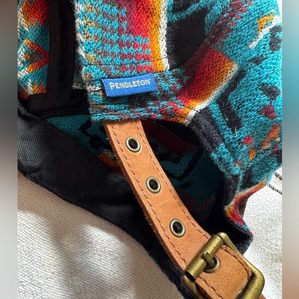 Pendleton Teal Patterned Wool Knit Cap with Brown Leather Brim- Like New - Picture 4 of 6